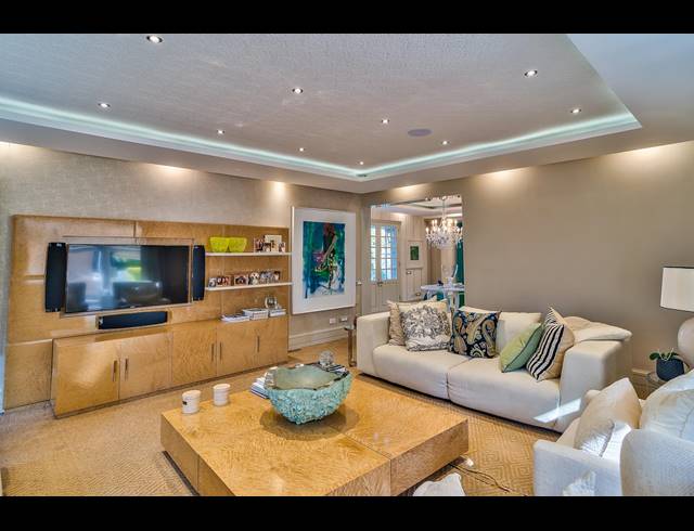 5 BEDROOM HOUSE FOR SALE IN UMHLANGA CENTRAL